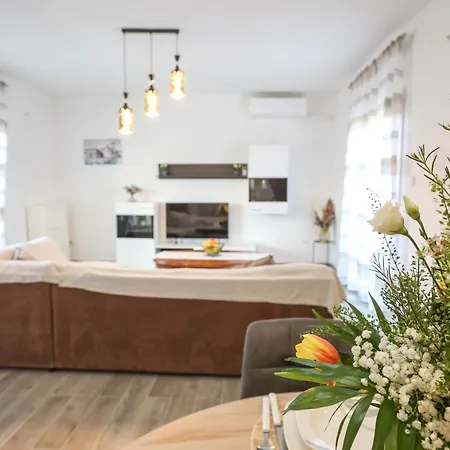 David Two Bdr With Parking Apartamento *