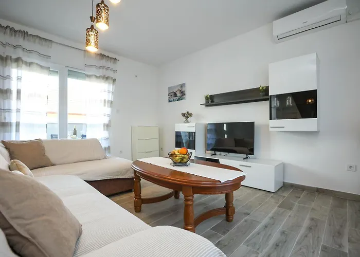 David Two Bdr With Parking Appartement