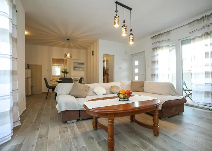 David Two Bdr With Parking Appartement