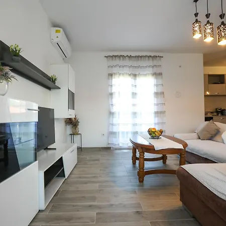 David Two Bdr With Parking Apartamento Zadar