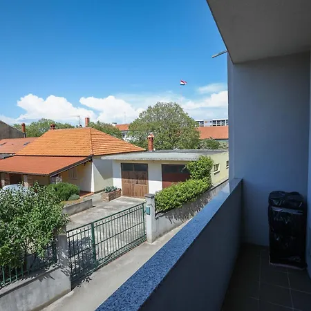 David Two Bdr With Parking Apartment