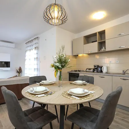 David Two Bdr With Parking * Zadar