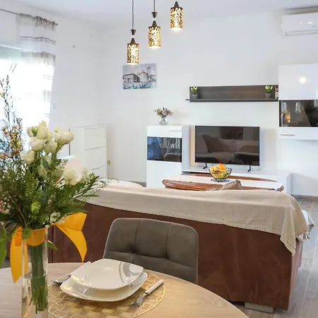 David Two Bdr With Parking Apartamento